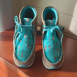 Ariat Women's Teal and Brown Arrow Print Chukka Boot